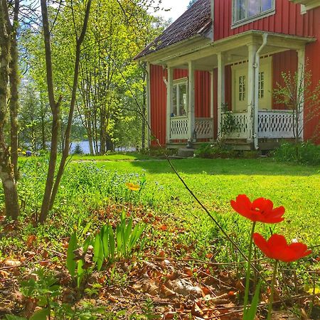 Bed and Breakfast Viktors Affaershus Atran Екстер'єр фото